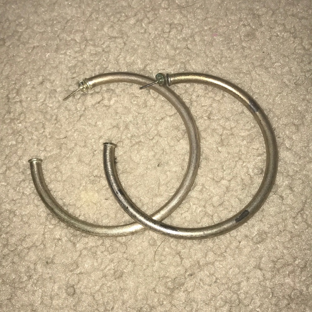 Sliver large shelia hoops